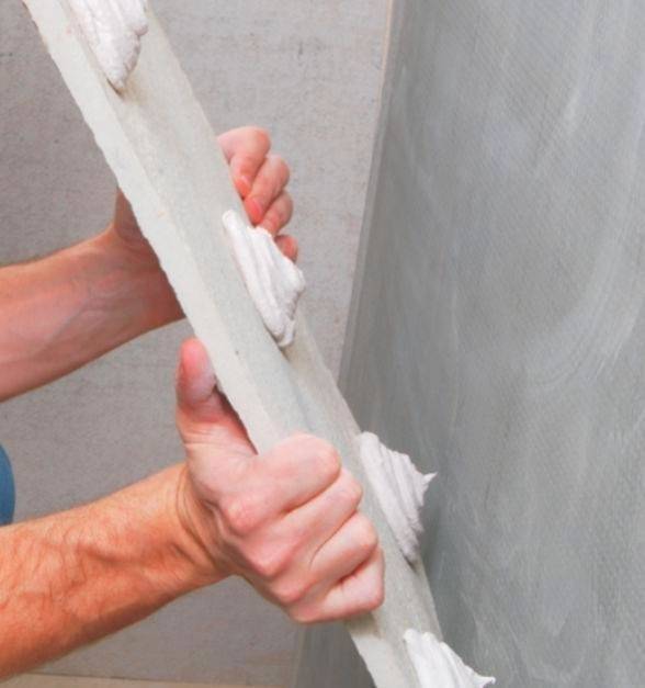 На что приклеить гипсокартон к бетонной стене? - строительные рецепты мира
