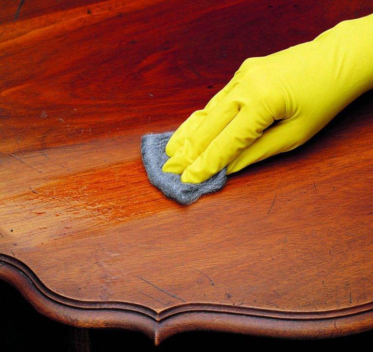 Как отреставрировать ваш старый стол в домашних условиях своими руками