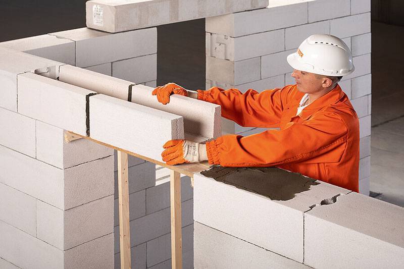 Перегородочный газоблок: характеристики и требования к камню для строительства межкомнатных, внутренних стен в квартире или доме, советы по выбору и монтажу