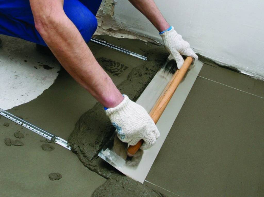 Монтаж бетонной стяжки пола