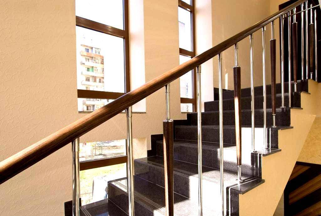 Ограждения для маршевых и винтовых лестниц в частном доме