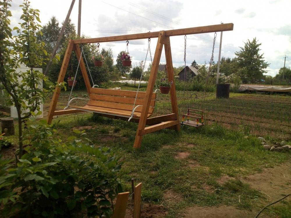 Садовые качели своими руками из дерева фото