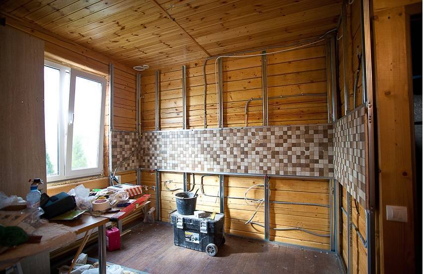 Каким гипсокартоном лучше обшивать стены в деревянном доме