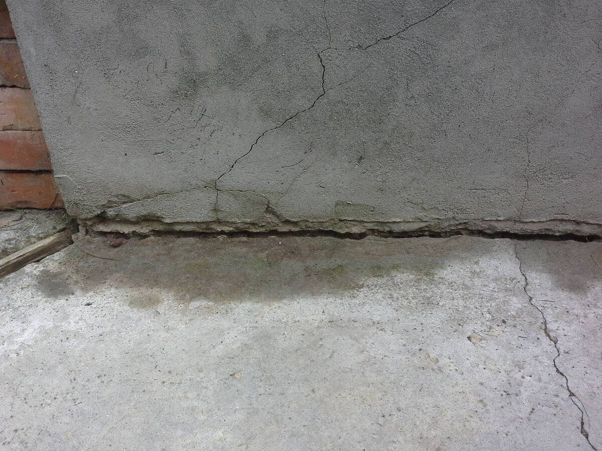 Чем заделать трещины в бетоне на улице в отмостке. откуда они вообще берутся и что с ними делать дмитрий корнеев, блог малоэтажная страна