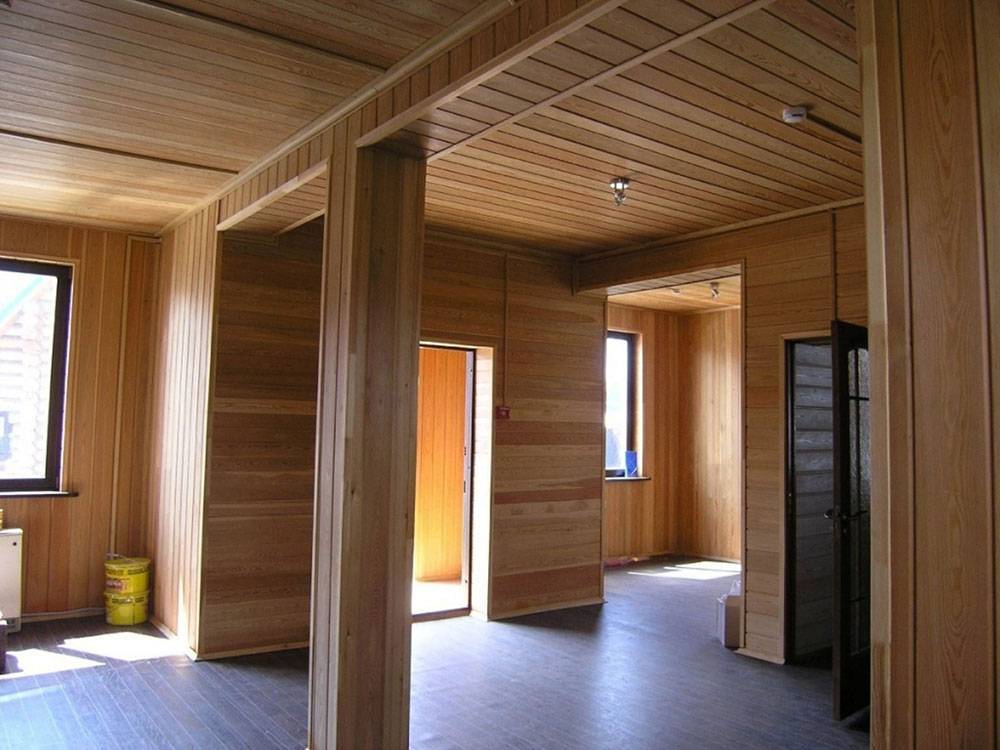 Чем лучше обшить деревянный дом внутри - материалы и практические советы