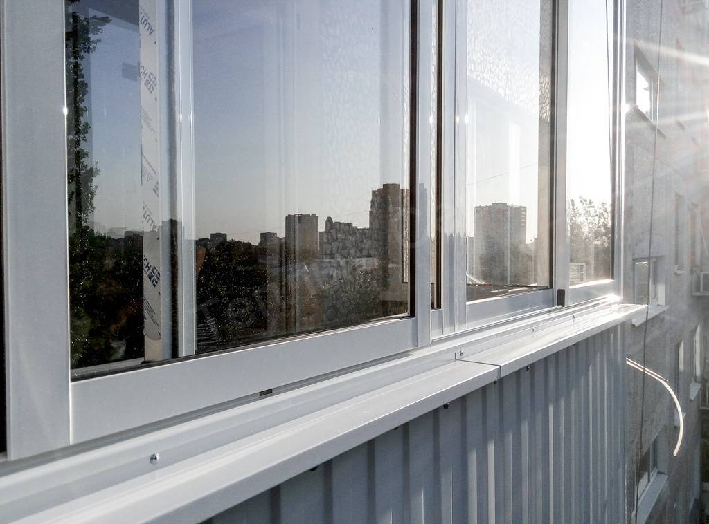 Выбор штор для современного оформления балкона