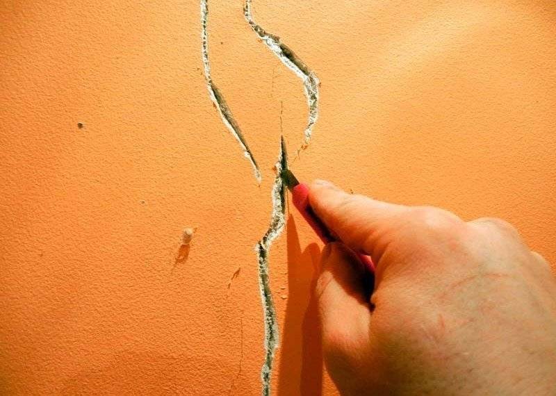 Как заделать трещину в стене, рассмотрим разные типы стен