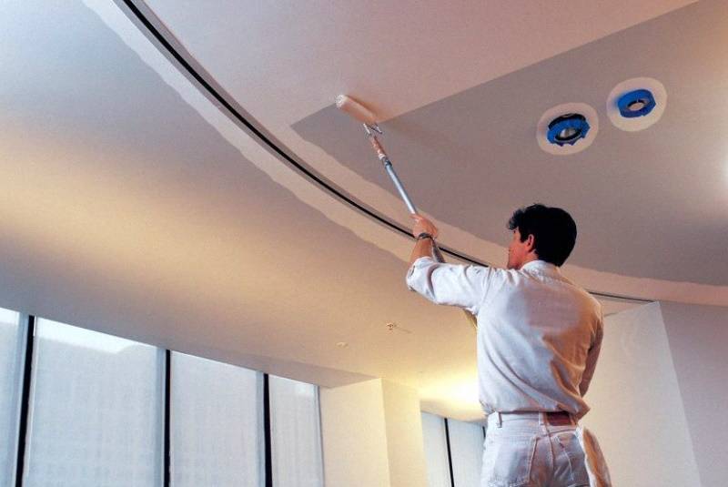 Краска для потолка в квартире: какая подойдет лучше?