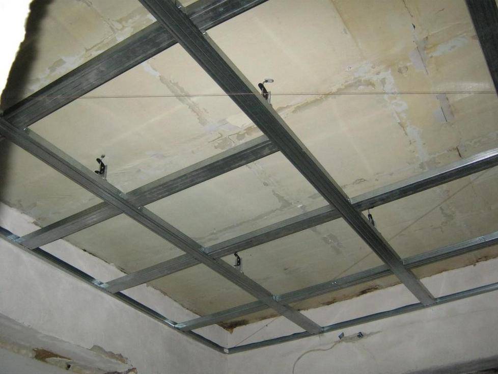 Схема двухуровневого потолка из гипсокартона с размерами и радиусами