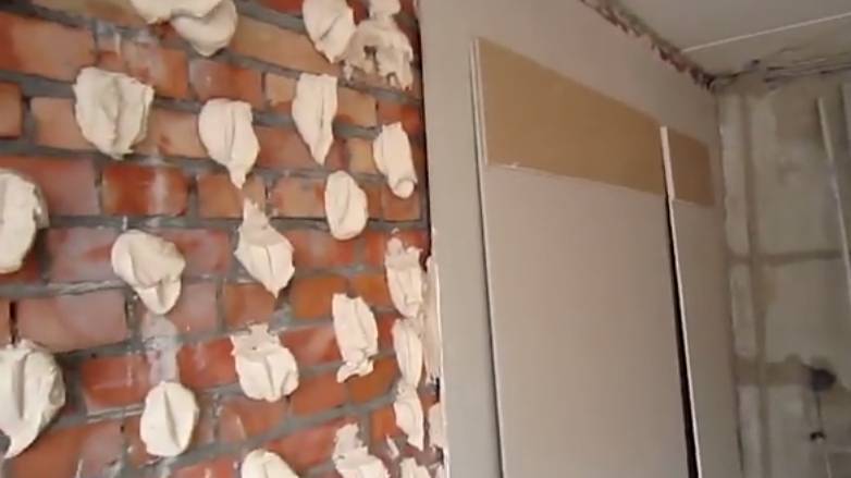 Отделка (обшивка) стен гипсокартоном без каркаса и профиля