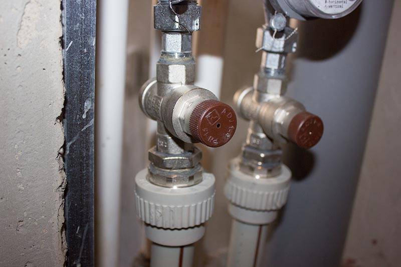 Давление воды в водопроводе квартиры – норматив по снип, куда обращаться при низком напоре и способы его повышения
