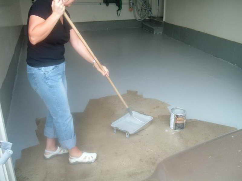 Чем обработать бетонный пол, чтобы не пылил — эффективные методы