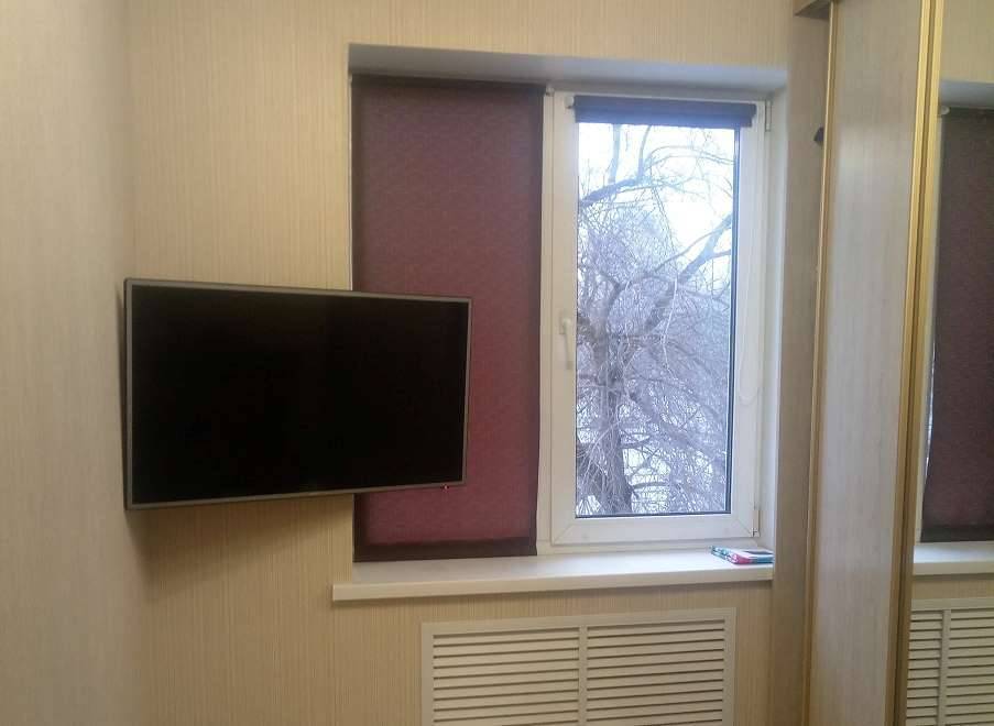 Как повесить телевизор на стену из гипсокартона: три надежных способа