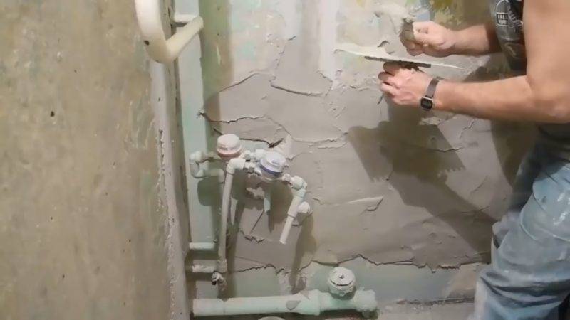 Выравнивание стен в ванной под плитку: штукатуркой или гипсокартоном (видео)