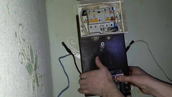 Как установить электросчетчик в квартире: установка и монтаж однофазного, трехфазного счетчика своими руками, правила подключения