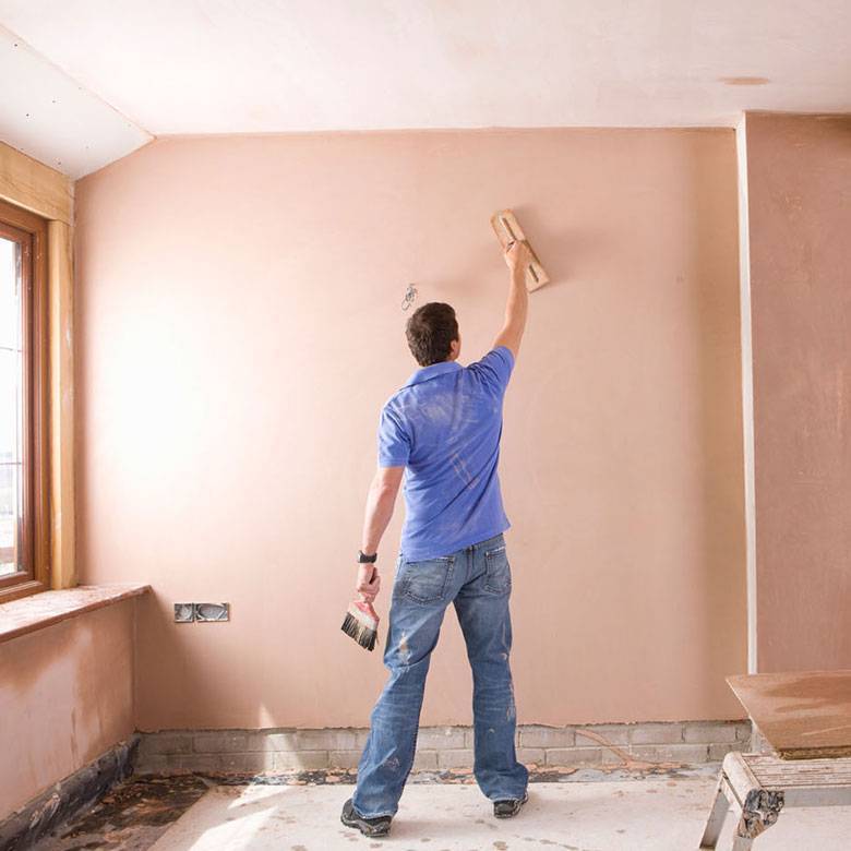Выравнивание стен в квартире своими руками: как самостоятельно правильно ровнять неровные бетонные, кирпичные или стены в панельном доме по горизонтали или другими способами выравнивания