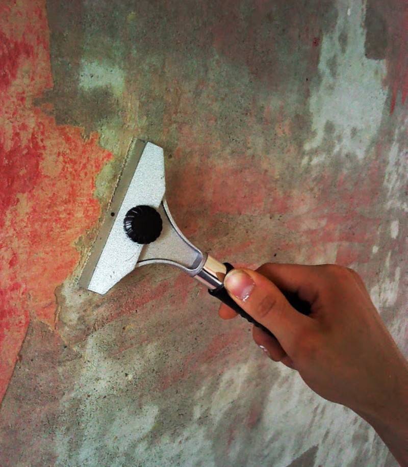 Как удалить декоративную штукатурку со стен