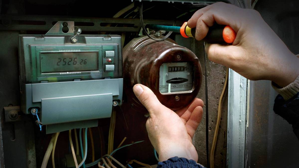 Что нужно знать о замене счётчика электроэнергии в частном доме?