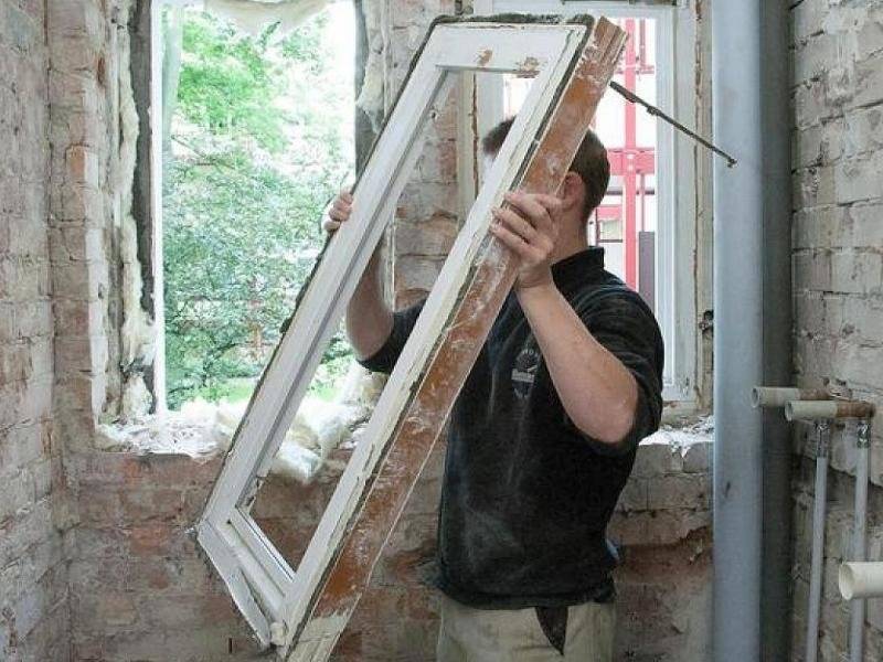 Как снять створку пластикового окна с петель: видео, пошаговая инструкция