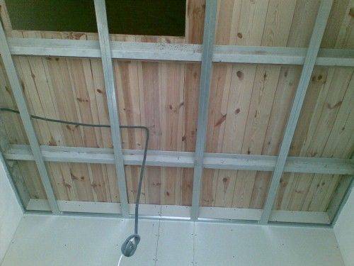 Как крепить гипсокартон к потолку: методы и пошаговая инструкция