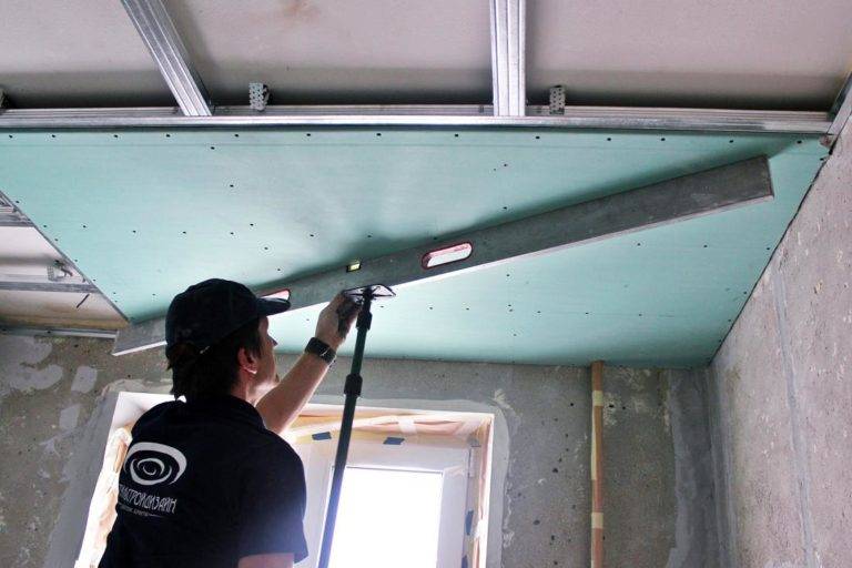 Крепление гипсокартона на потолок без каркаса: востребованные технологии
