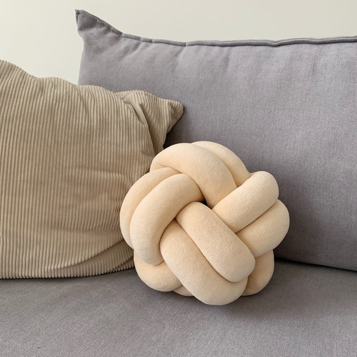 Подушка узел — стильная и современная подушка воими руками