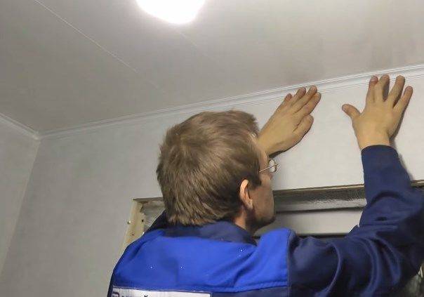 Монтаж пластиковых панелей к стенам и потолкам своими руками