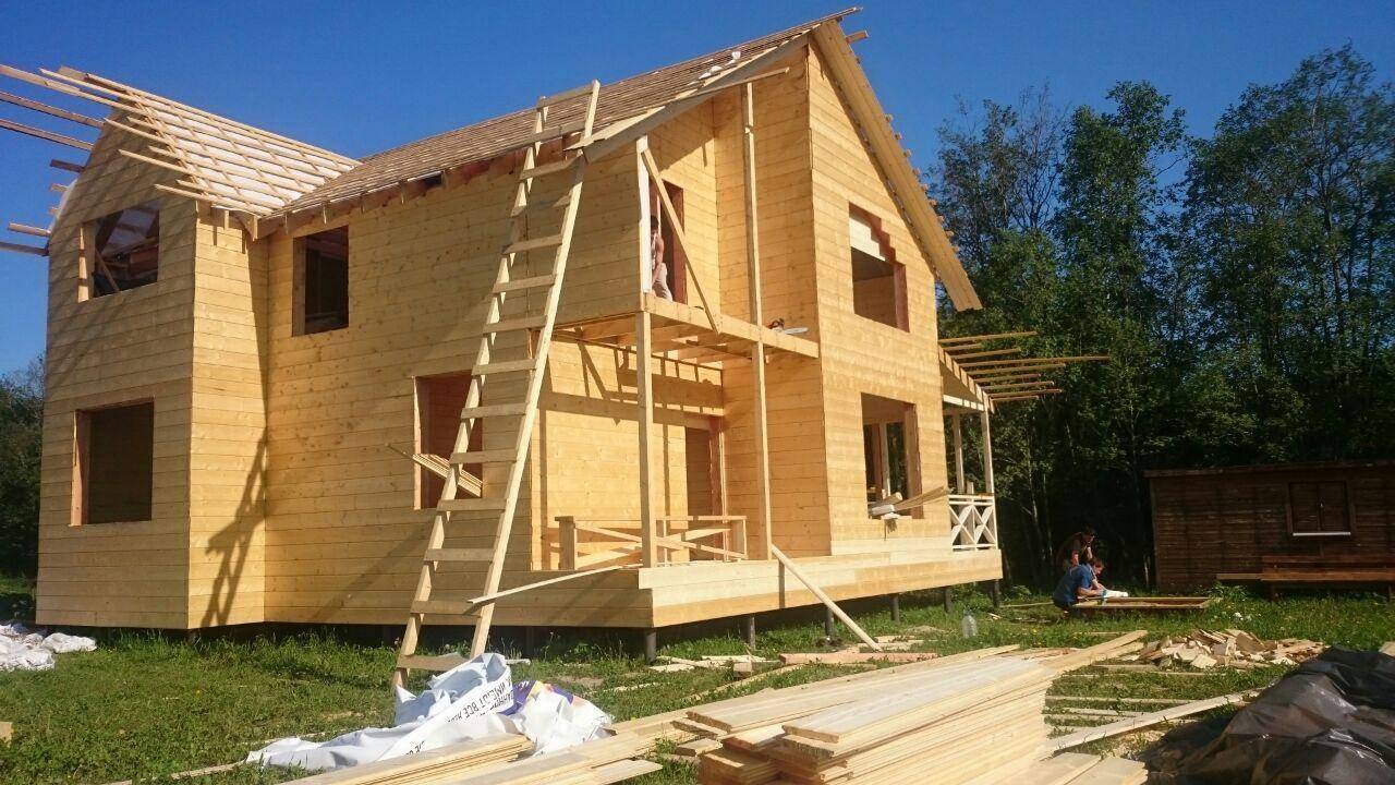 Деревянный дом: каркасный или из бруса?