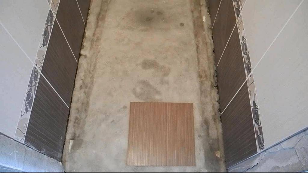 Как выложить плиткой дверной проем в ванной?