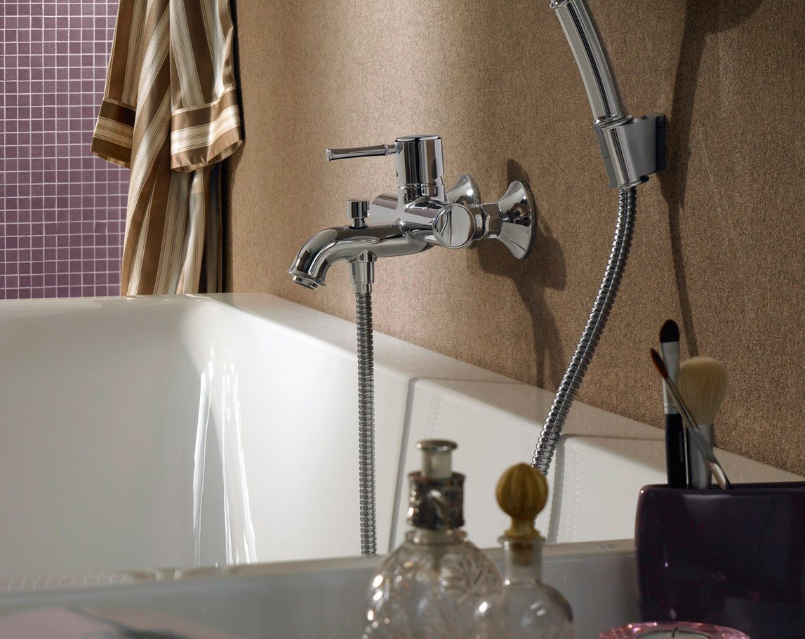 Как выбрать смеситель с душем для ванной комнаты: разбираемся в видах и особенностях