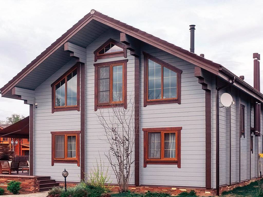 Покраска деревянного дома снаружи: выбор средства и технологии