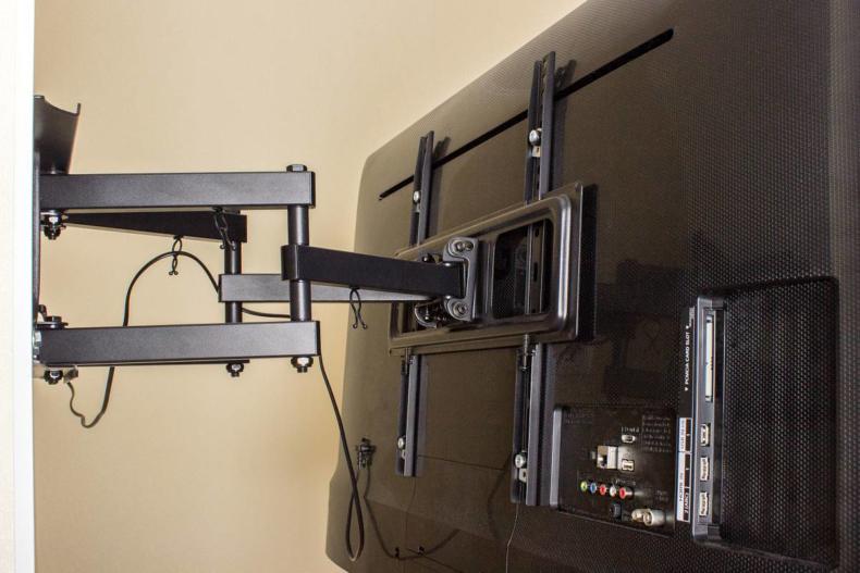 Самостоятельная установка кронштейна для телевизора — как закрепить поворотно-наклонный кронштейн