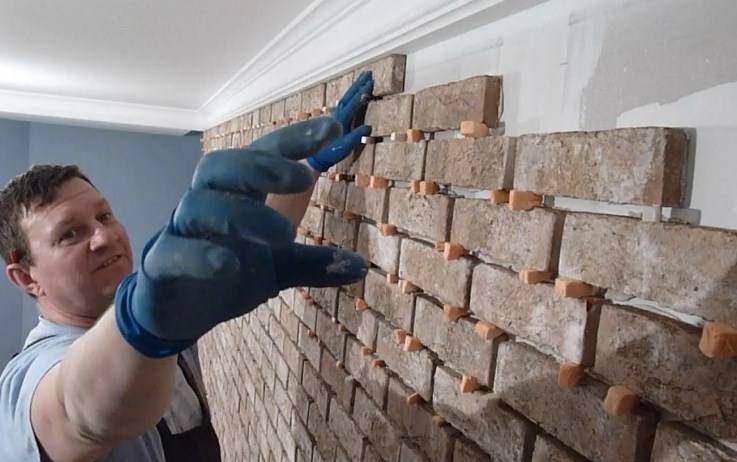 Имитация кирпичной кладки – как сделать кирпичную кладку из штукатурки своими руками