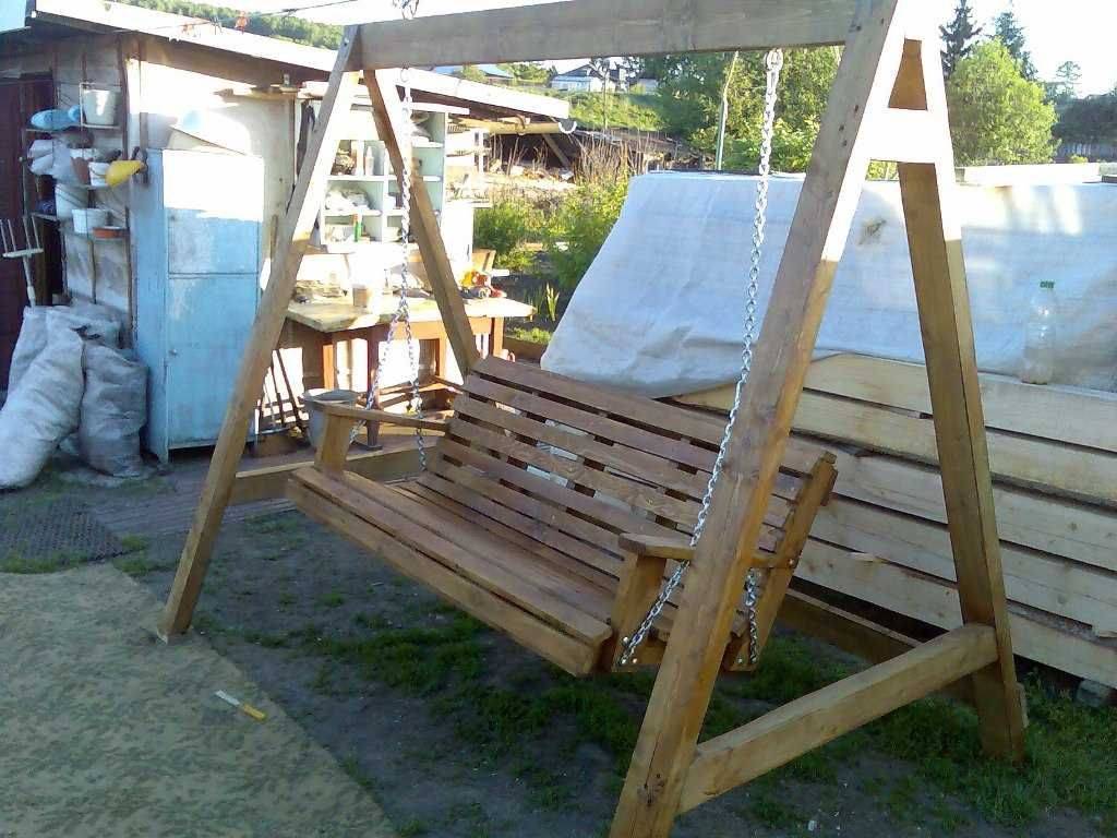 Качели на даче: ищем подходящий вариант
