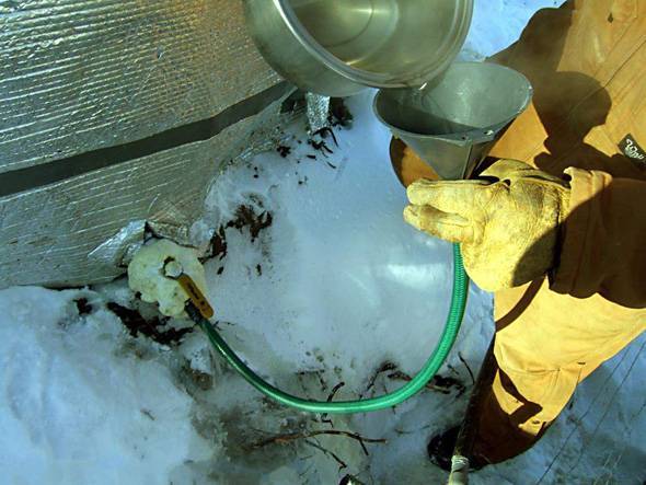 Замерзла сливная труба что делать. что делать, если замерзли канализация и водопровод в частном доме? способы решения проблемы