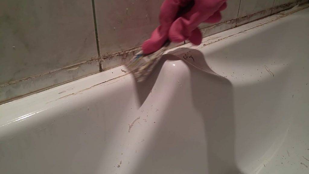 Секреты опытных мастеров, как убрать силиконовый герметик с плитки в ванной
