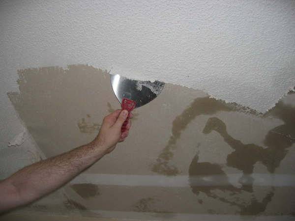 Как смыть старую побелку с потолка - способы и средства смывания