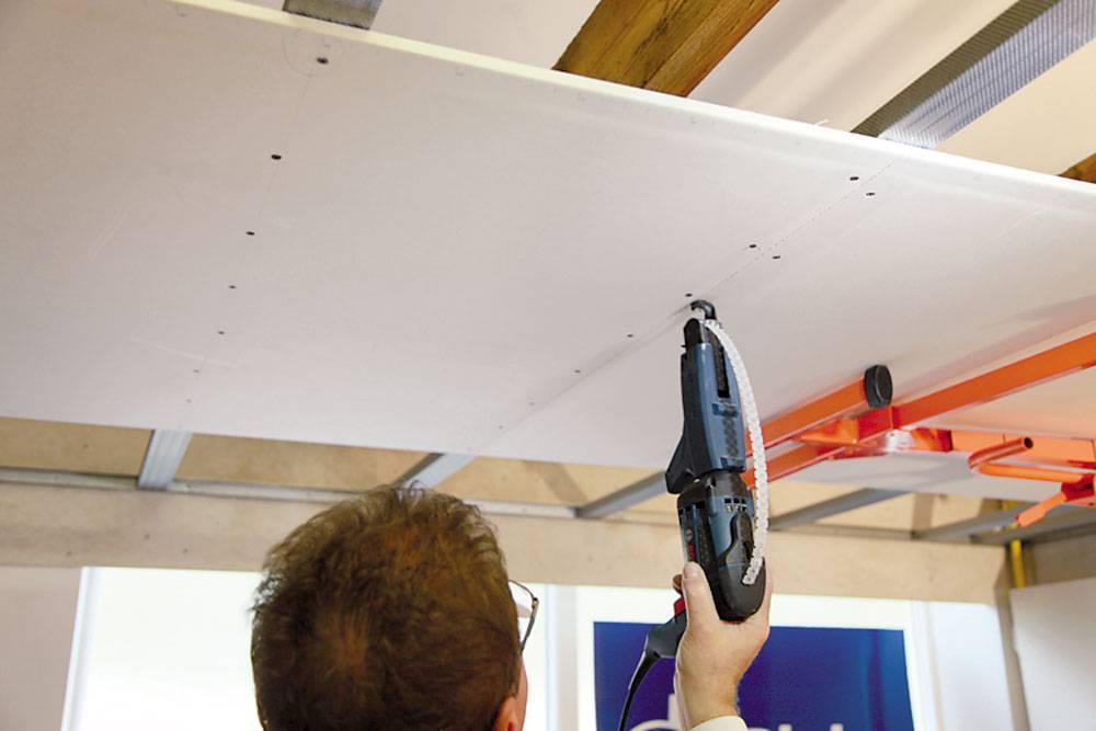 Крепление панелей пвх на потолок: как приклеить и крепеж пластиковых на видео без обрешетки