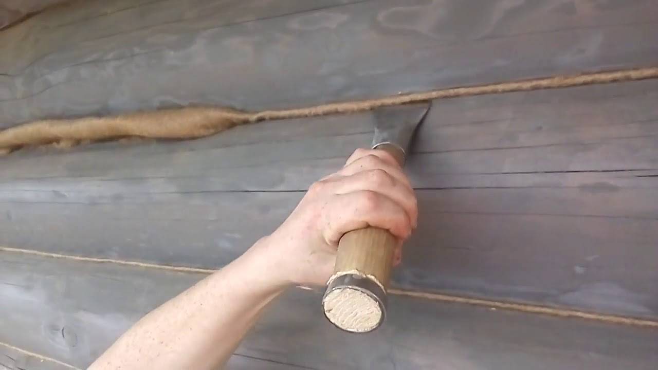 Как сделать конопатку сруба — материалы и способы заделки швов