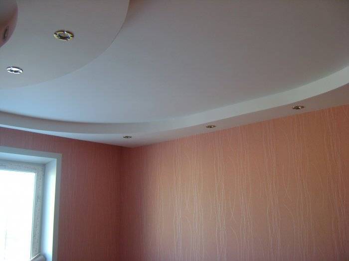 Двухуровневые потолки - натяжные и из гипсокартона, фото