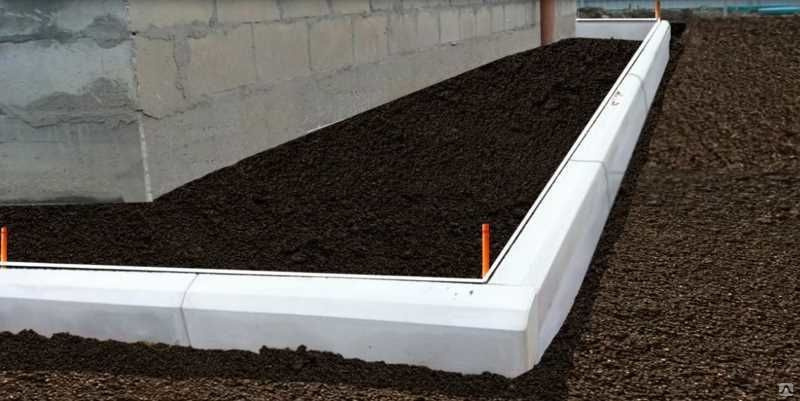 Садовый бетонный бордюр:изготовление своими руками