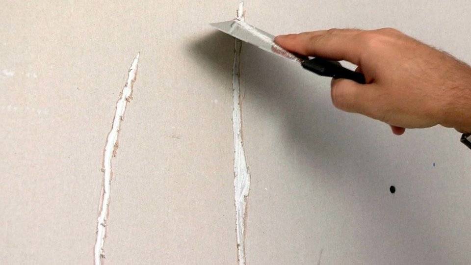 Чем замазать или заделать гипсокартонные углы на стенах: можно ли ли поклеить серпянку и когда стоит шпаклевать?