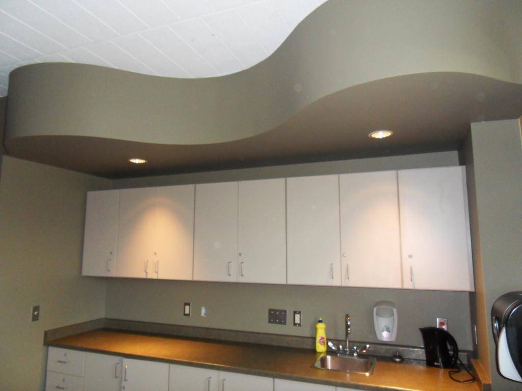 Потолки из гипсокартона на кухне: варианты оформления
