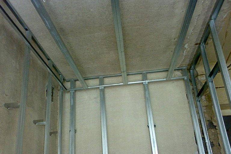 Сборка и установка каркаса для гипсокартонного потолка