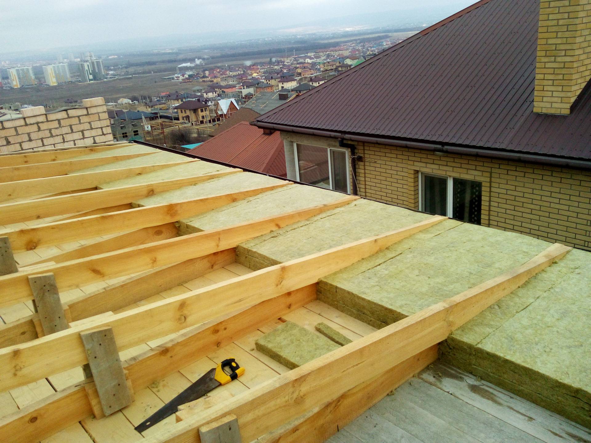 Толщина утеплителя для крыши: требования, количество, расчет материалов