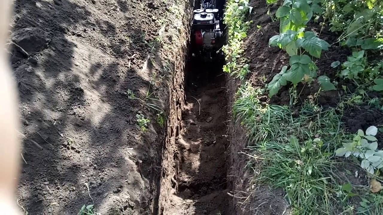 Как правильно копать траншею мотоблоком или мотобуром?