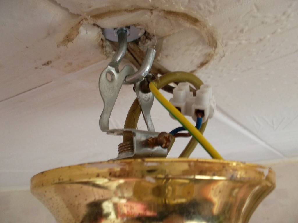 Как повесить люстру на потолок из гипсокартона — делюсь 3-мя способами монтажа