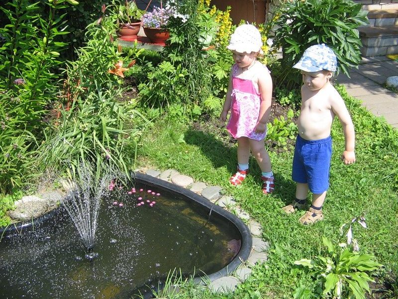 Садовый фонтан своими руками на даче и дворе с насосом, герона, как сделать, небольшой