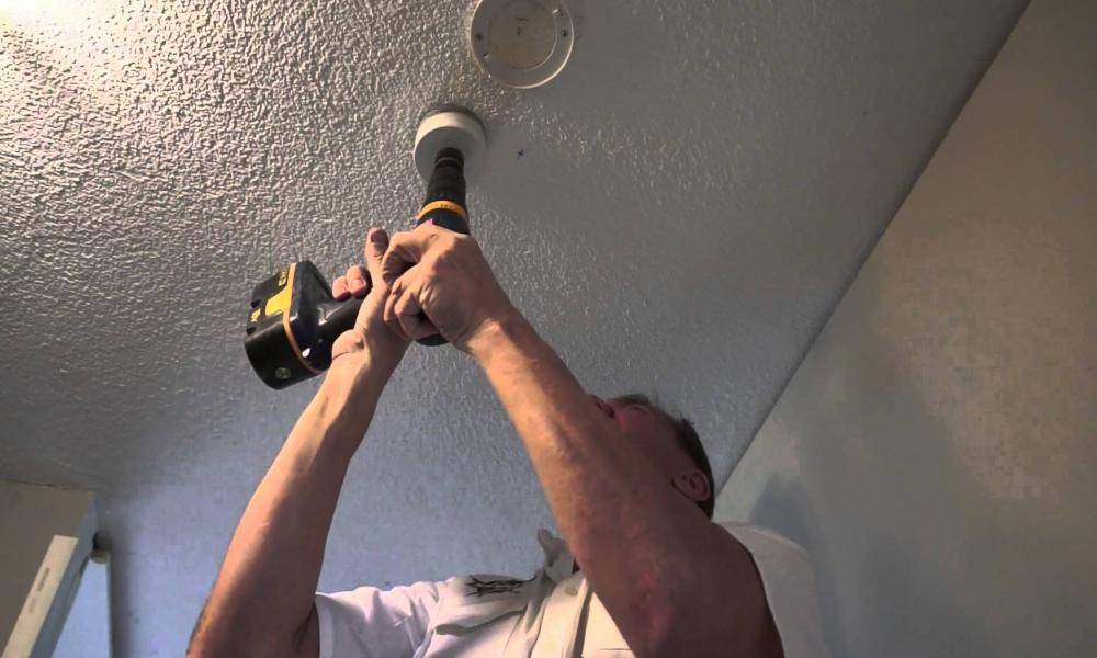 Точечные светильники, установка светильников в гипсокартонный потолок