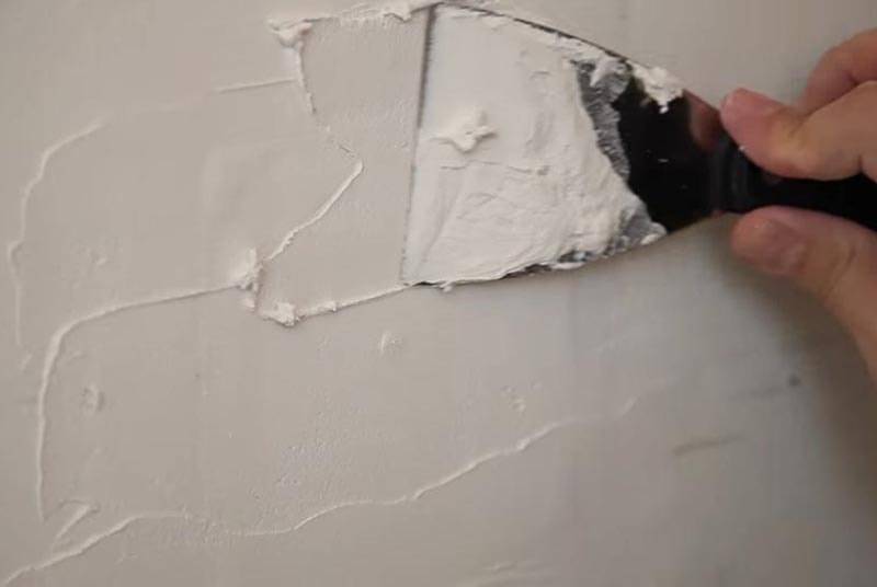 Как заделать дыру в гипсокартоне на стене?
